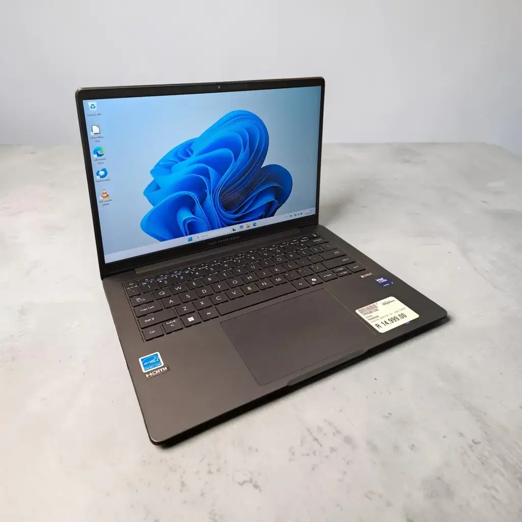 Asustek Computer Inc. 14" Laptop