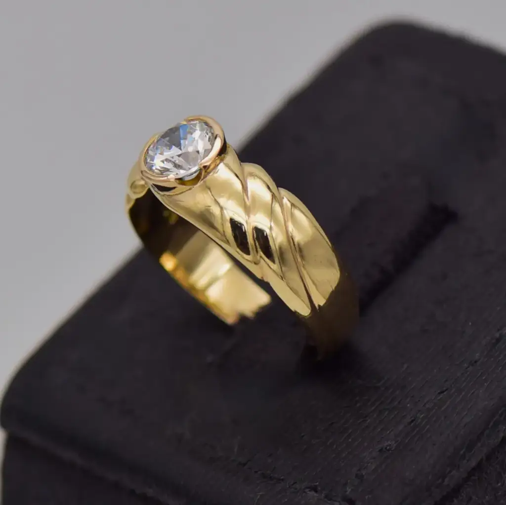 9ct Yellow Gold Dress Ring - View 3