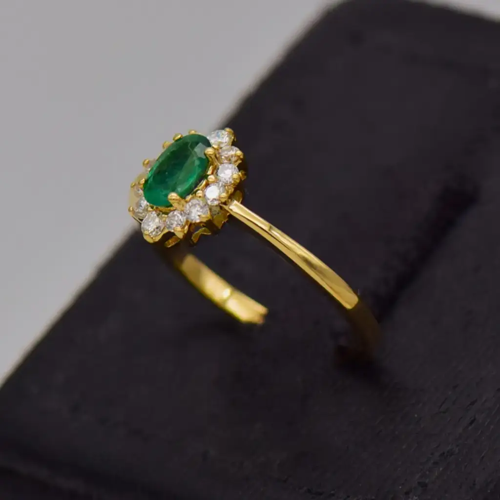 18ct Yellow Gold Dress Ring - View 3