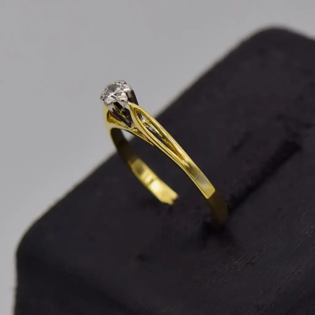 17ct Yellow Gold Engagement Ring - View 3