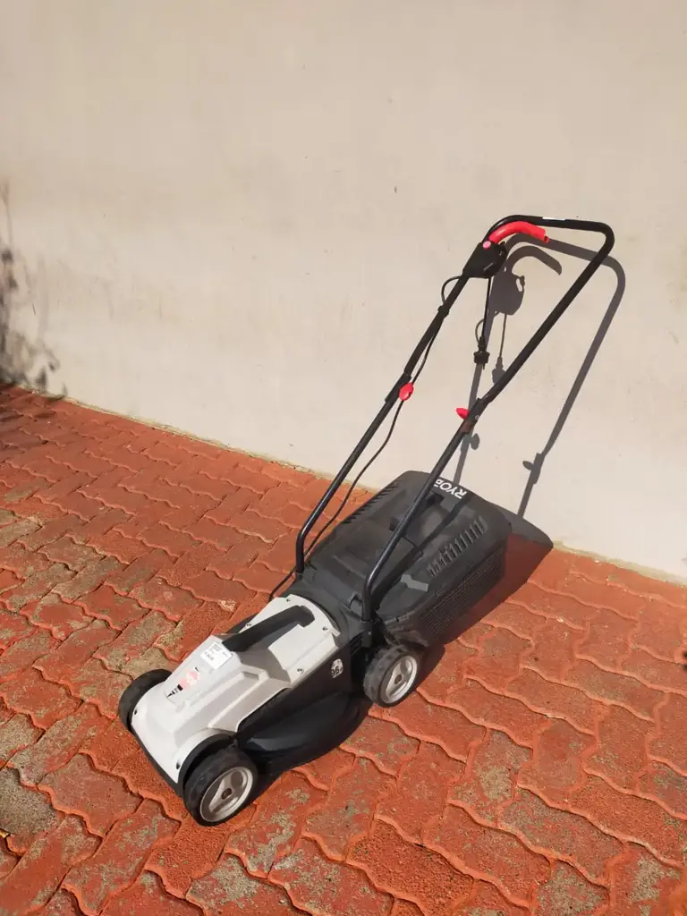 Ryobi 1200W Plastic Deck Electric Lawnmower