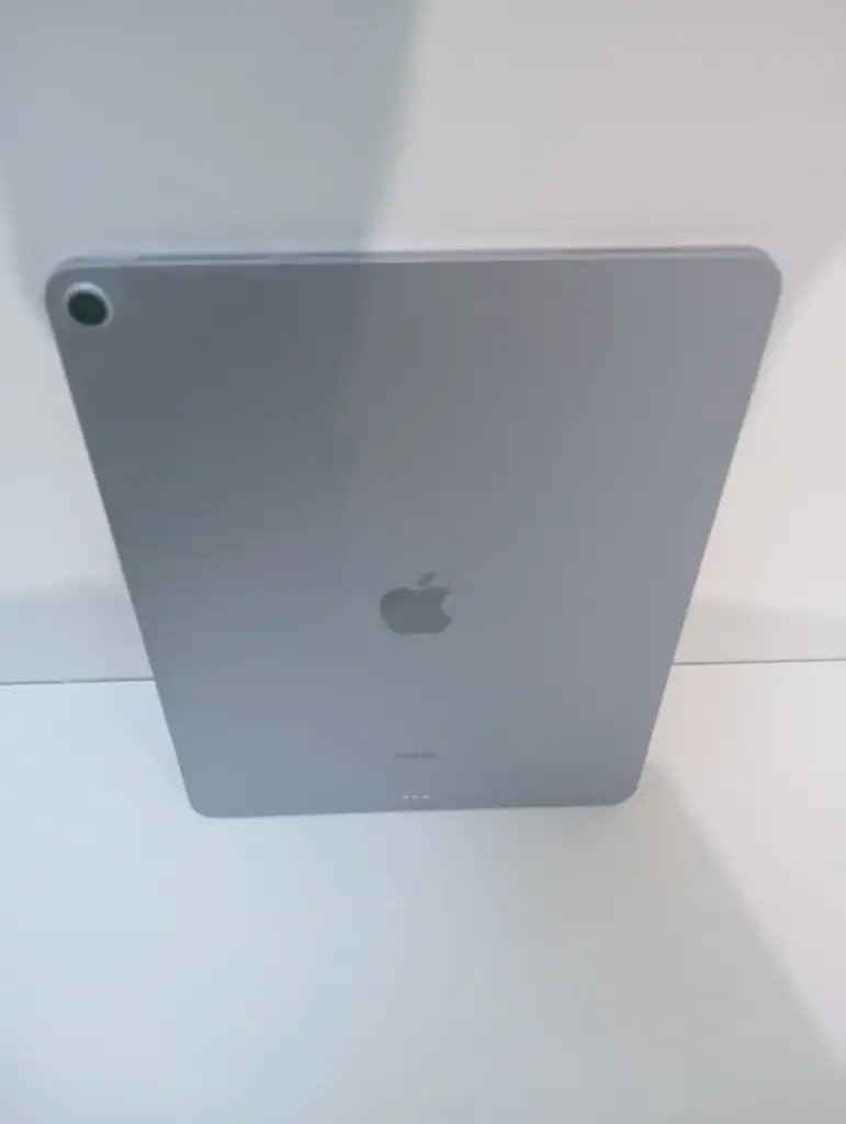 Apple Air 13 Inch (M2) Ipad - View 3