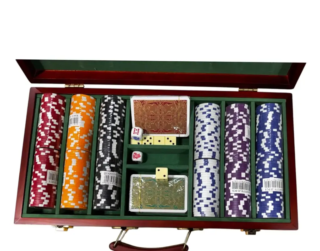 Deluxe Poker & Casino Set In Wooden Case - View 2