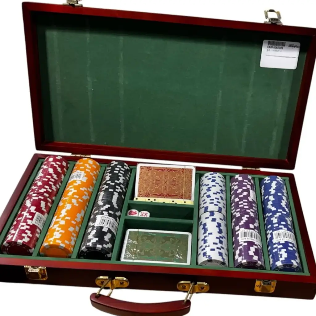 Deluxe Poker & Casino Set In Wooden Case - View 4
