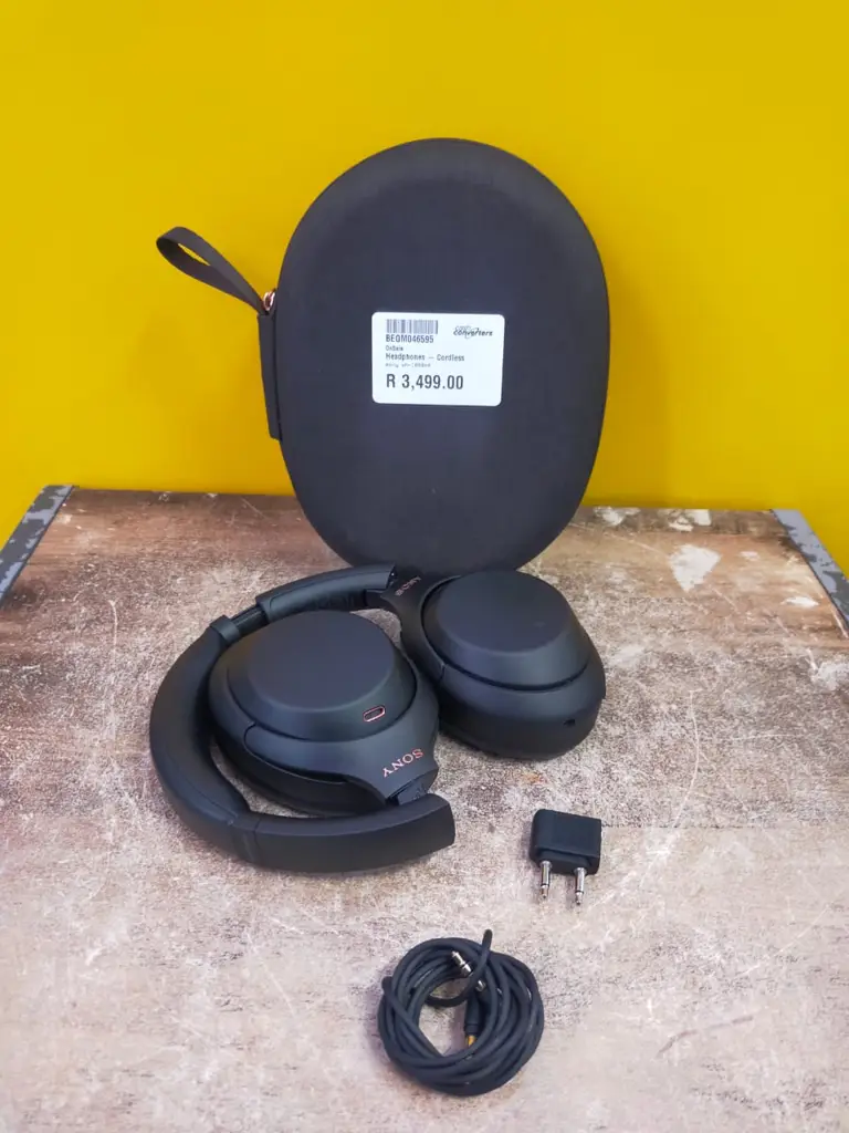 Sony Wh-1000Xm4 Wireless Noise-Canceling Headphones - Black Bluetooth Headset (Over The Ear) - View 3
