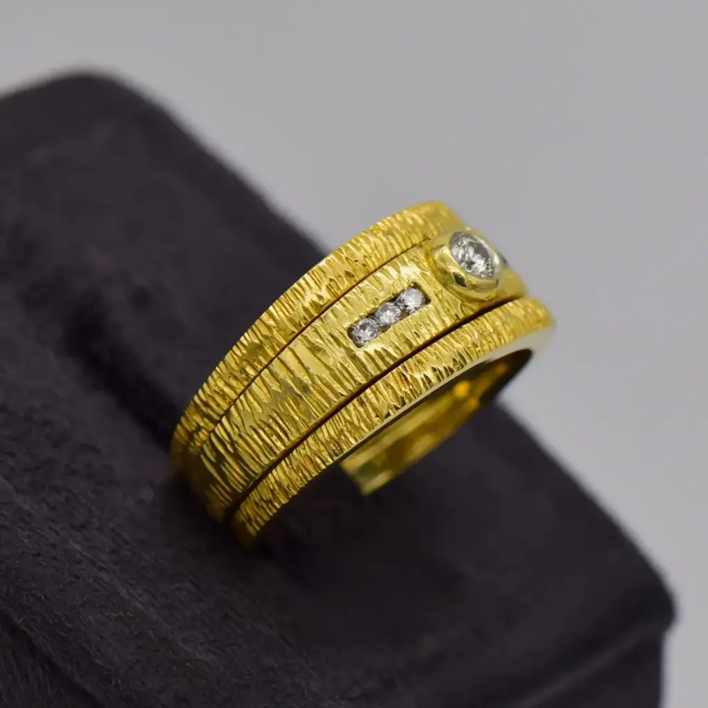 18ct Yellow Gold Wedding Ring Trip Set - View 2