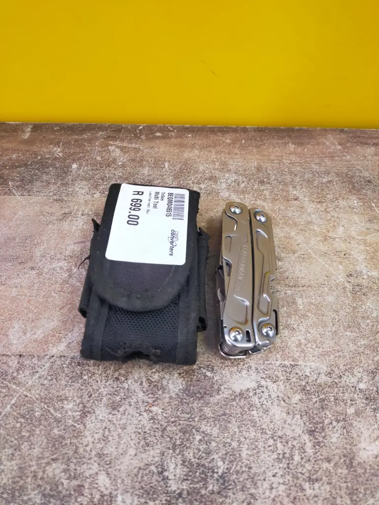 Leatherman Rev - View 3
