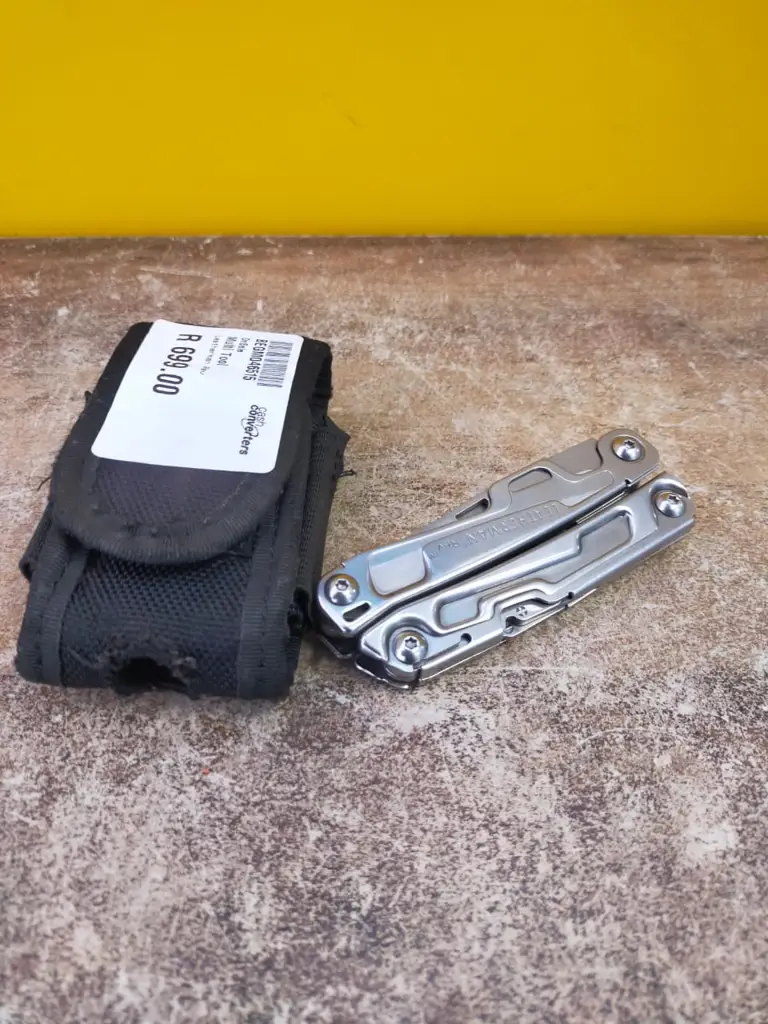 Leatherman Rev - View 4