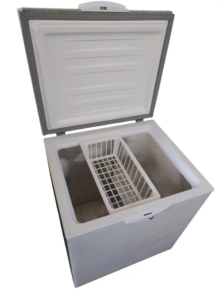 Defy Chest Freezer 195L - View 4