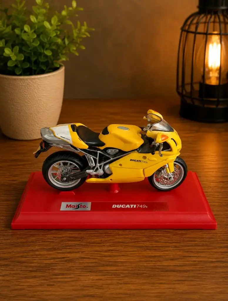 Maisto Ducati 749S