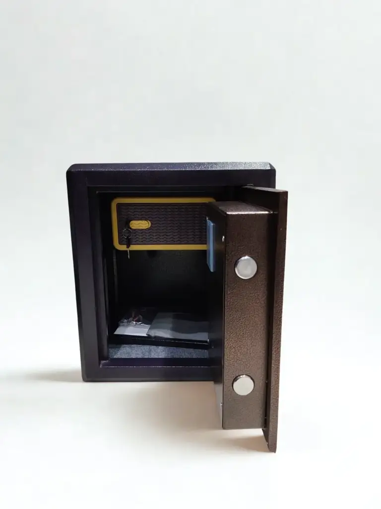 Safe - View 4