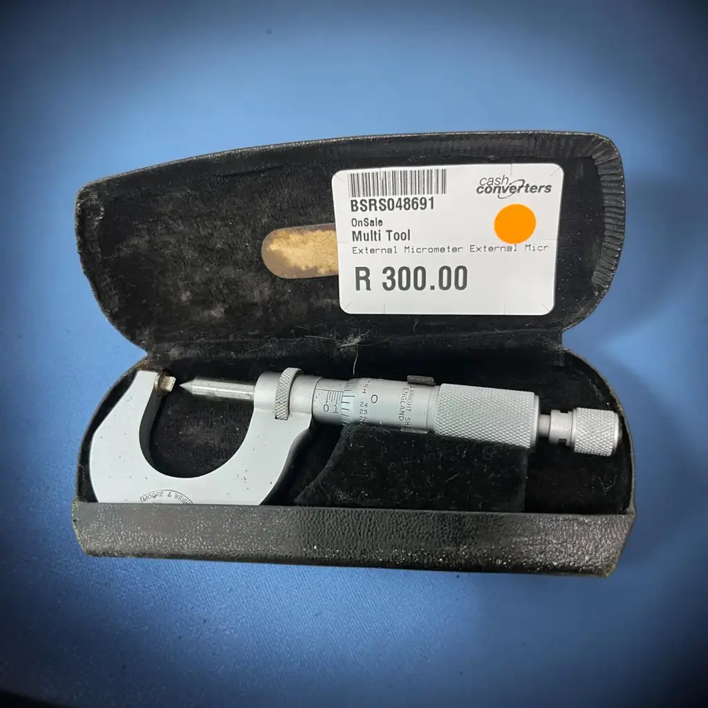L.S. Starrett Co. Ltd. Great Britain No 230 Micrometer