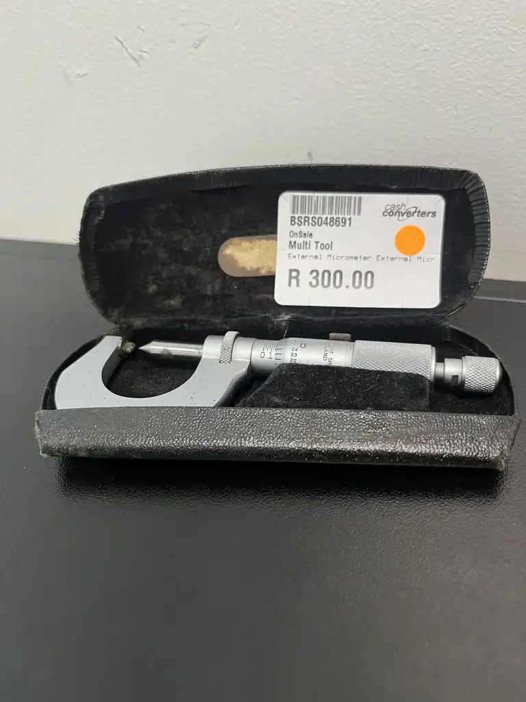L.S. Starrett Co. Ltd. Great Britain No 230 Micrometer - View 2