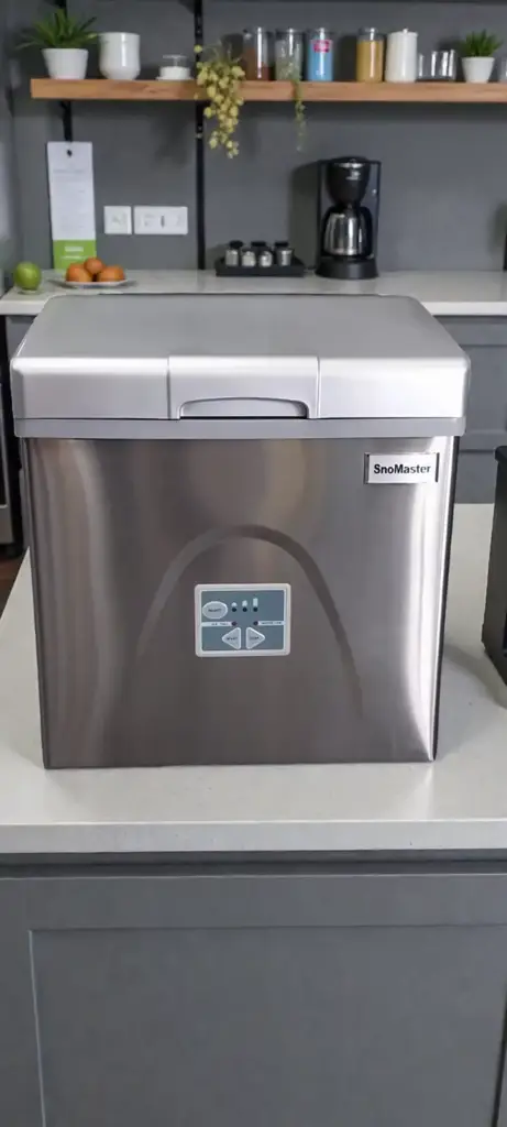 Snomater Ice Maker - View 2