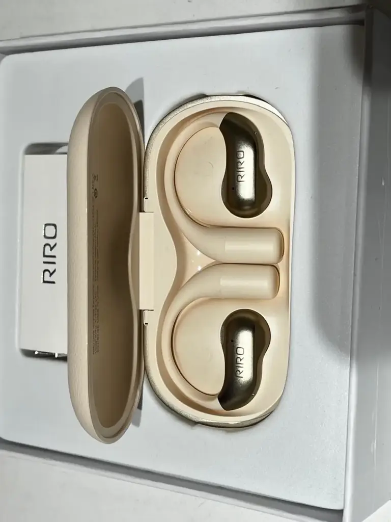 Riro Earphones - View 2