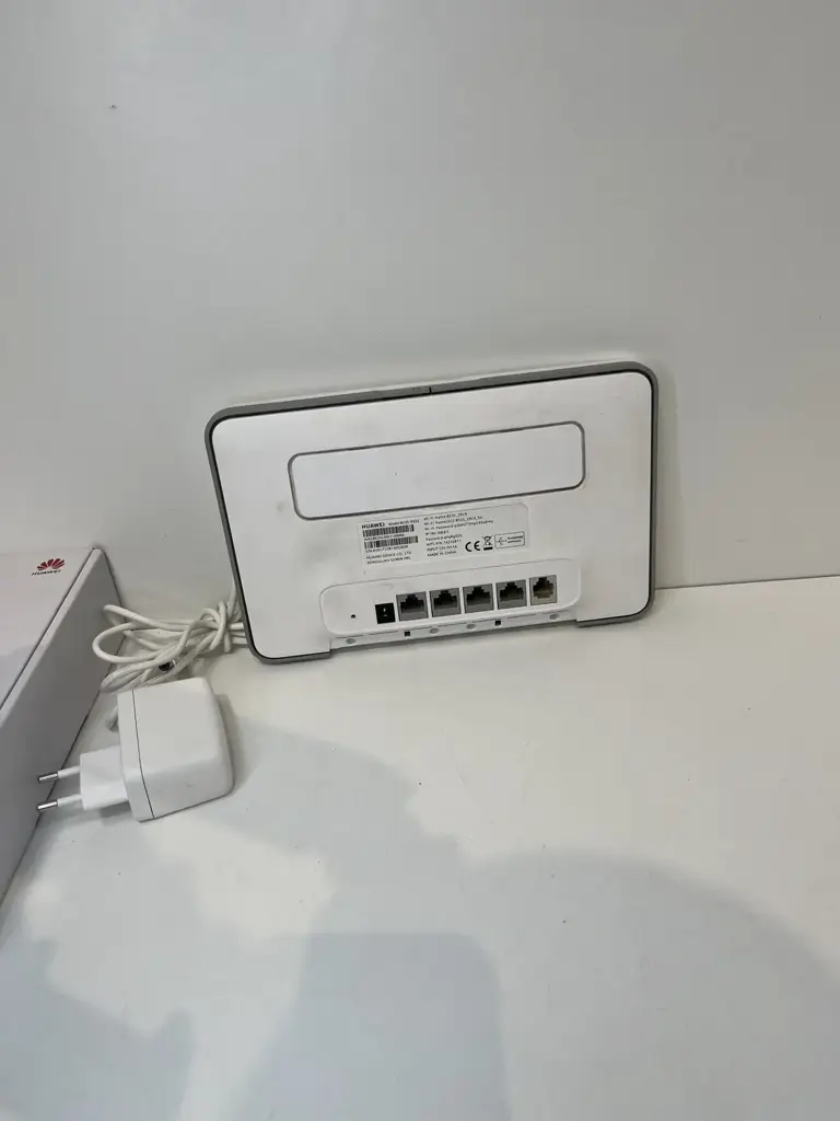 Huawei B535-932A Lte Cpe Wi-Fi Router - White - View 2