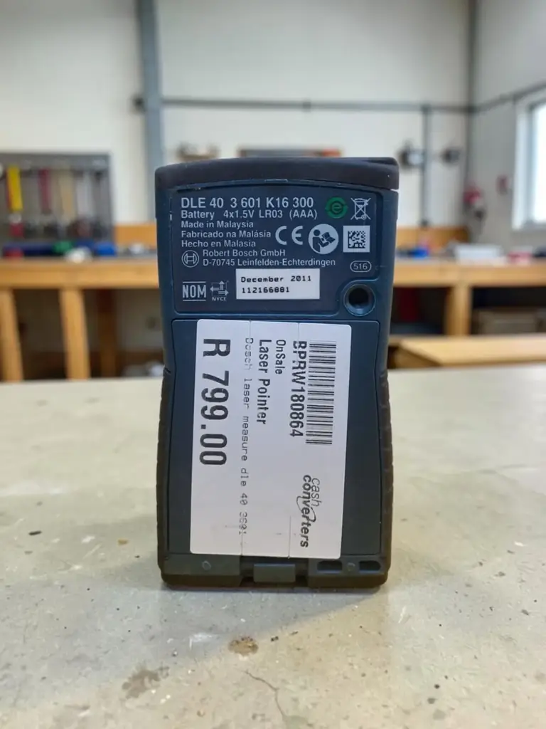 Bosch DLE 40 - Laser Measure - View 2
