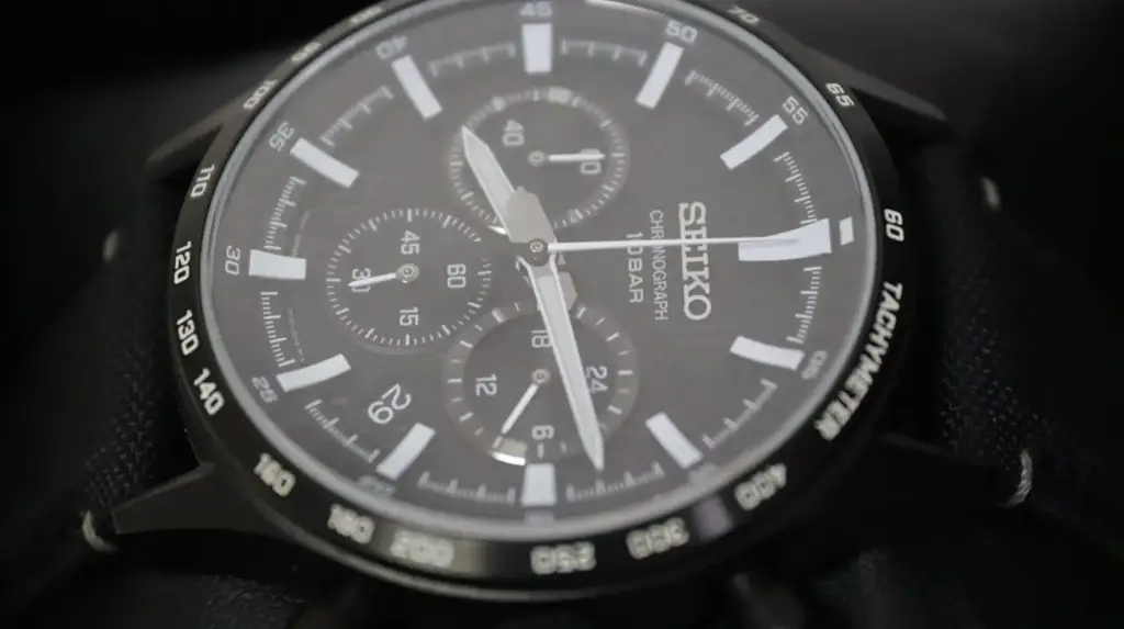 Seiko 8T63-00Y0 Watch - View 4