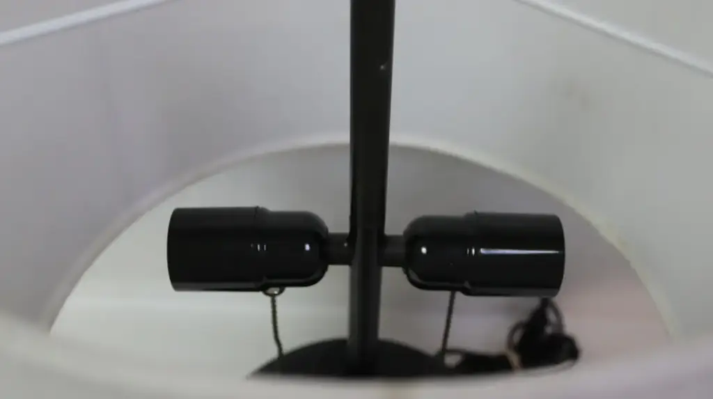 Unbranded Matte Black Dual-Socket Table Lamp - View 3