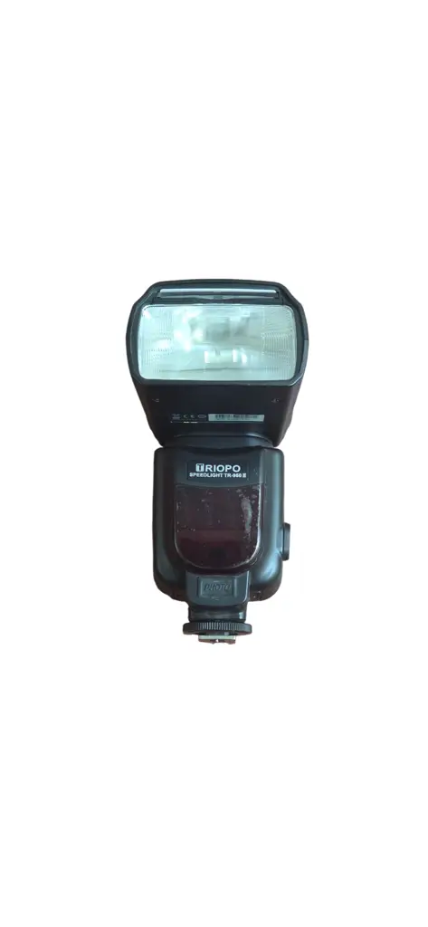 Triopo Tr950 Ii Universal Speedlight - View 2