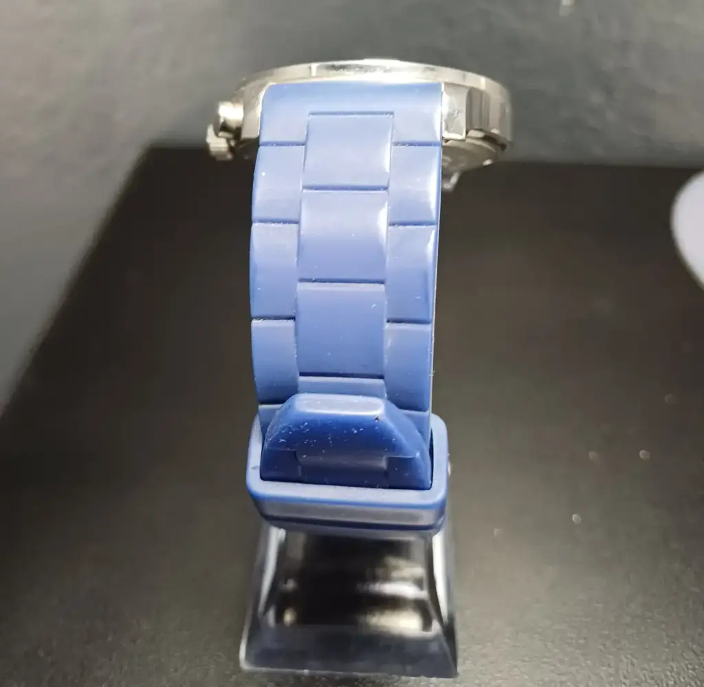 Jacques Lemans 1-1586 Analogue Watch - View 3