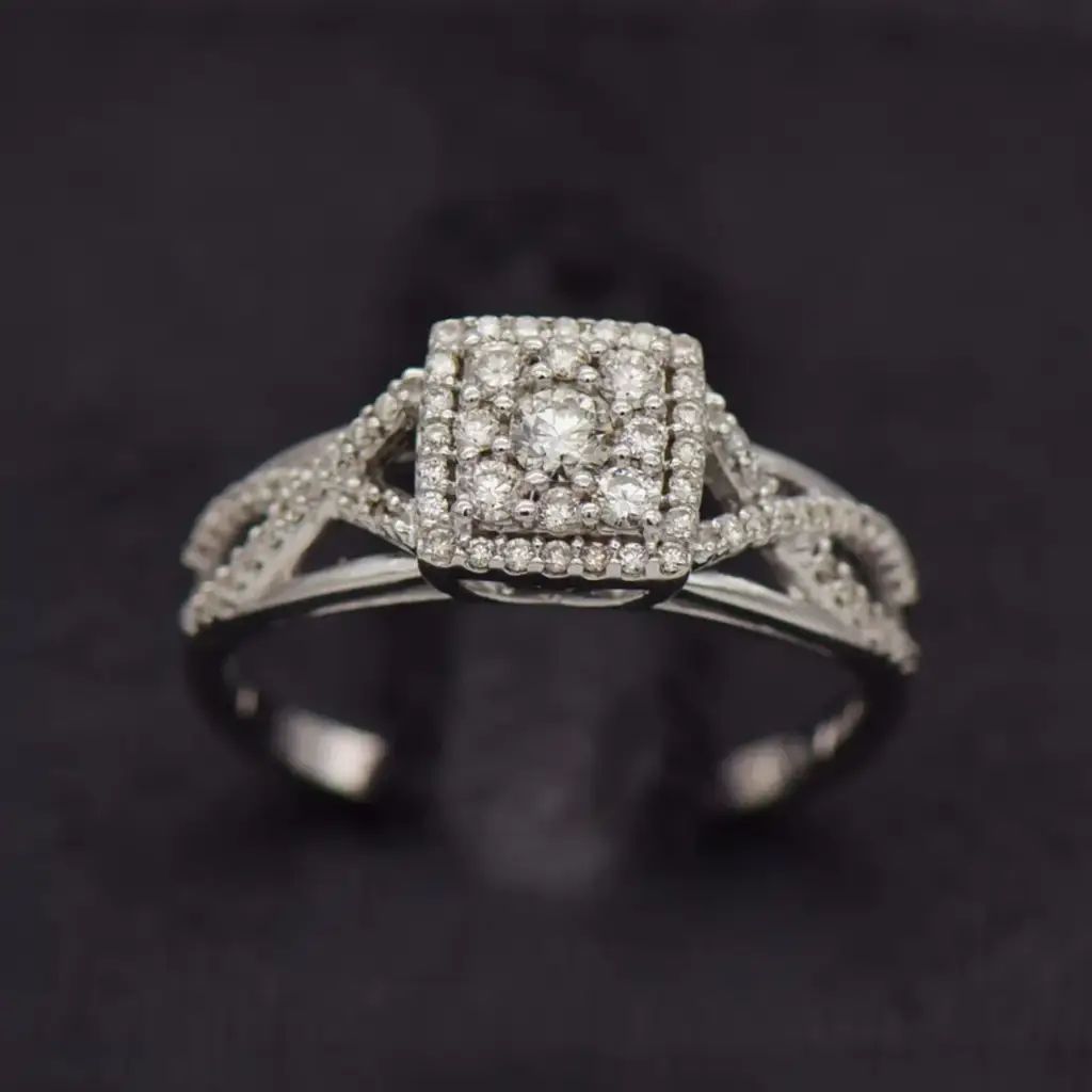 18ct White Gold Engagement Ring