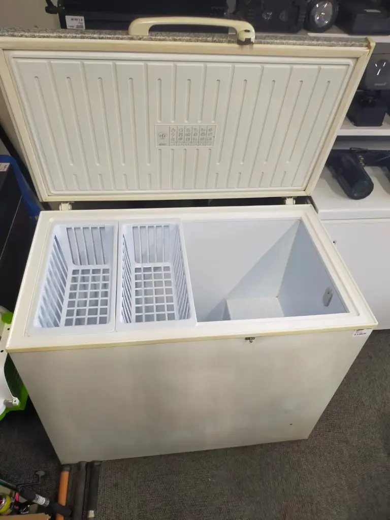 Defy 320L Freezer - View 4