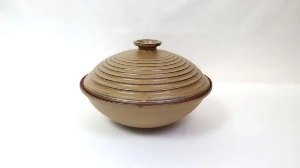 Unbranded Studio Pottery Ribbed Lidded Serving Casserole Dish