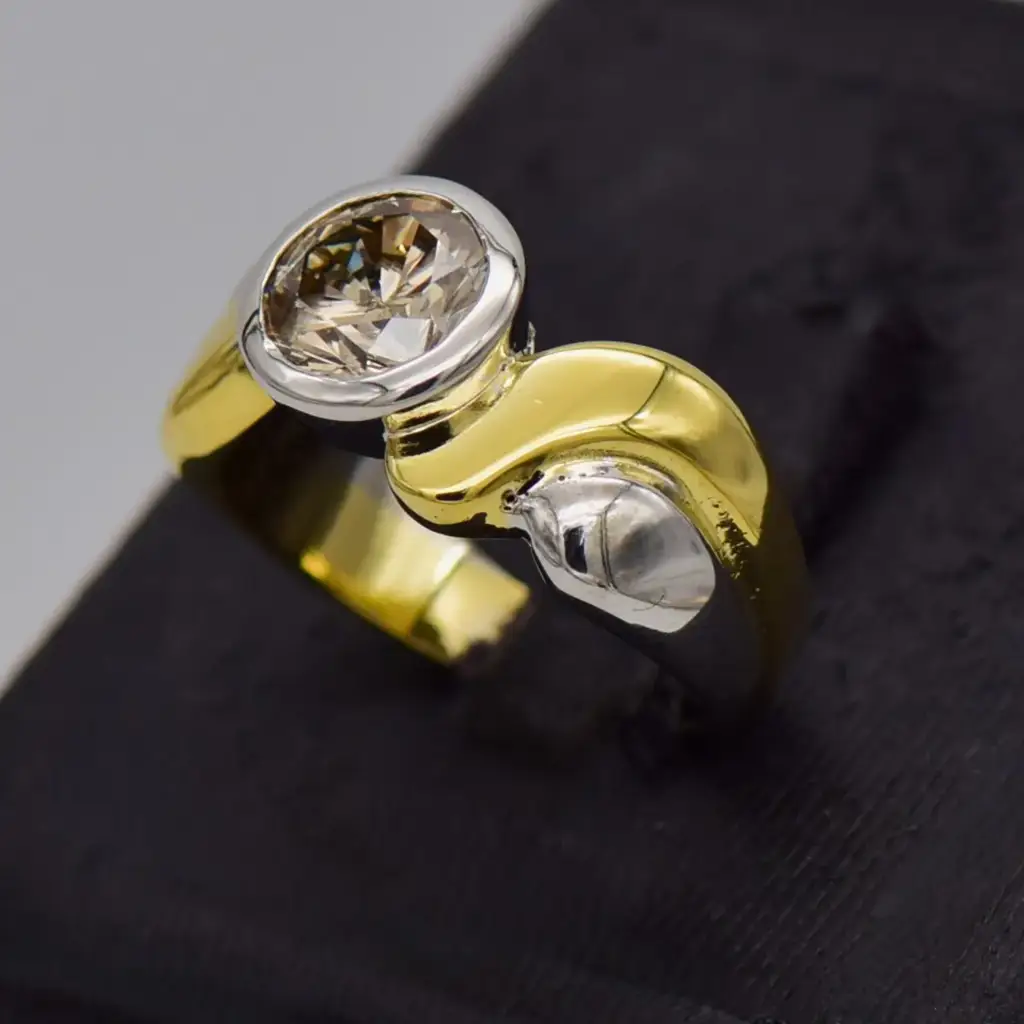 18ct Two Tone Gold Dress Ring - View 3