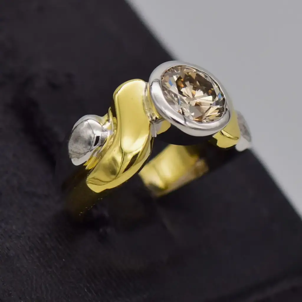 18ct Two Tone Gold Dress Ring - View 2