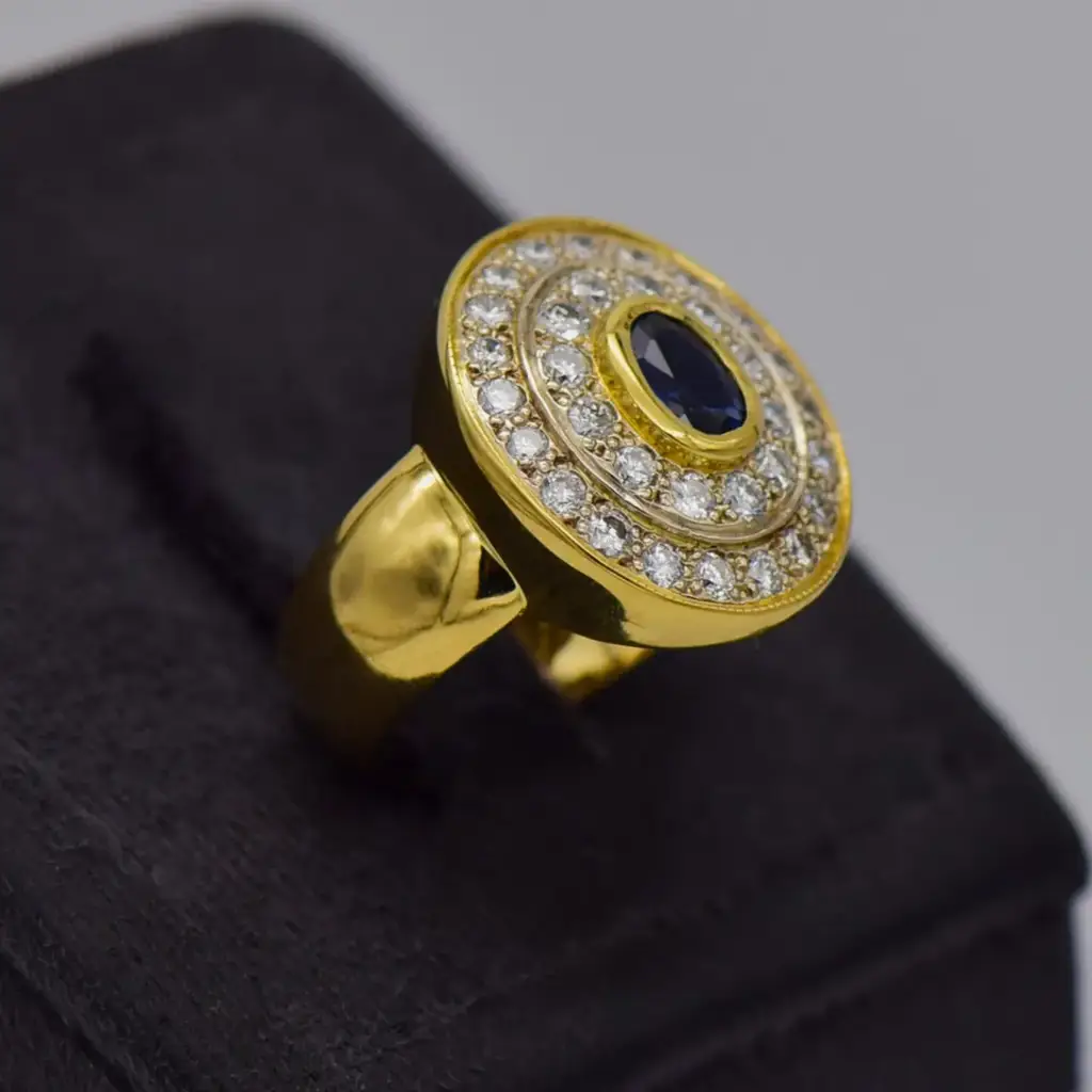 18ct Yellow Gold Dress Ring - View 2