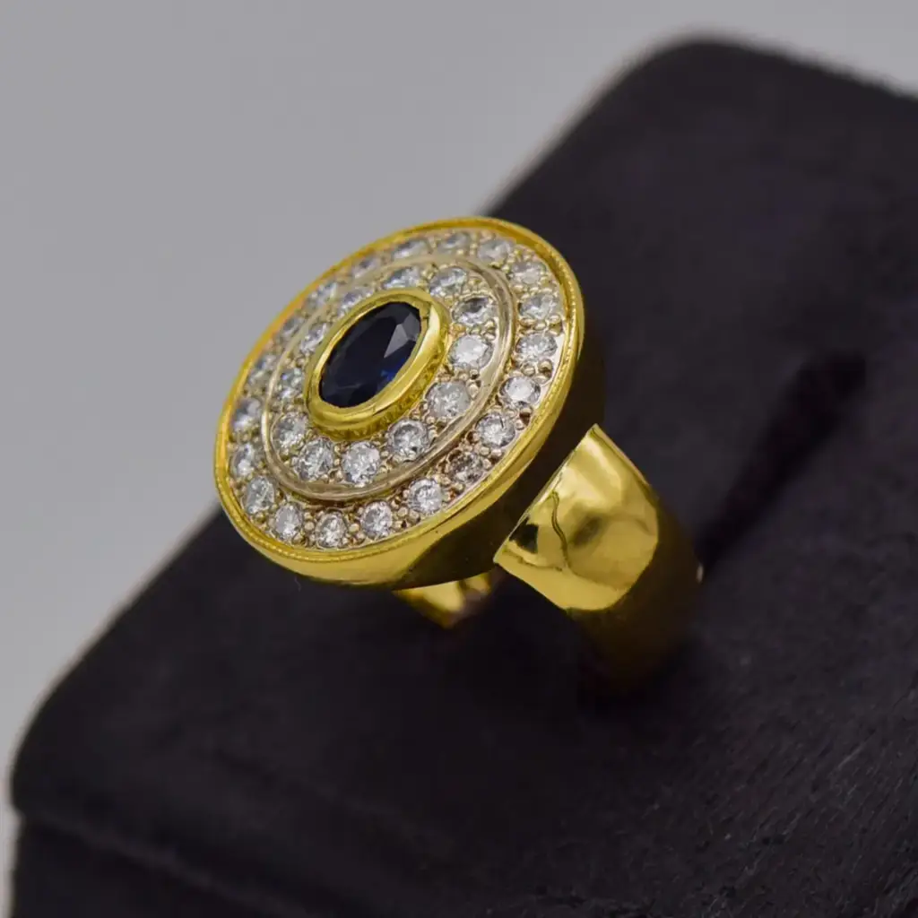 18ct Yellow Gold Dress Ring - View 3