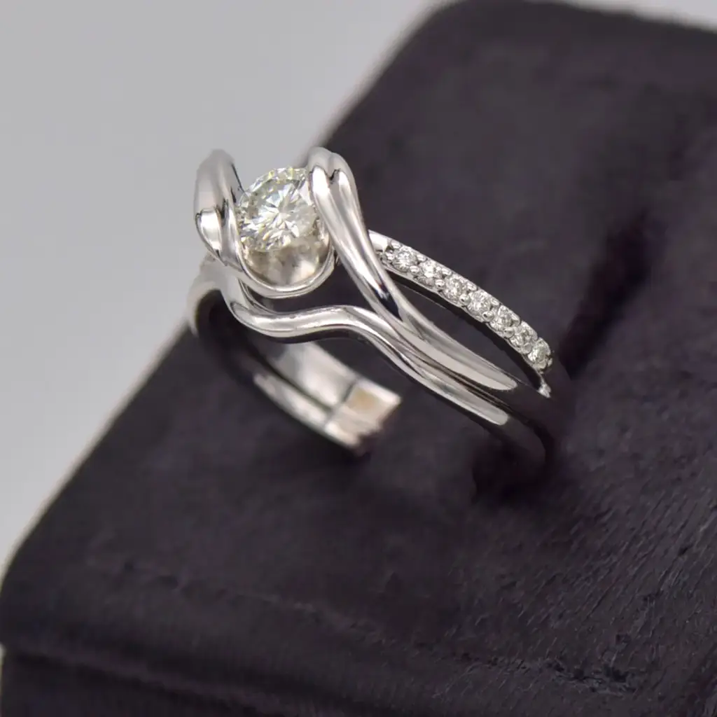 18ct White Gold Wedding Ring Twin Set - View 3