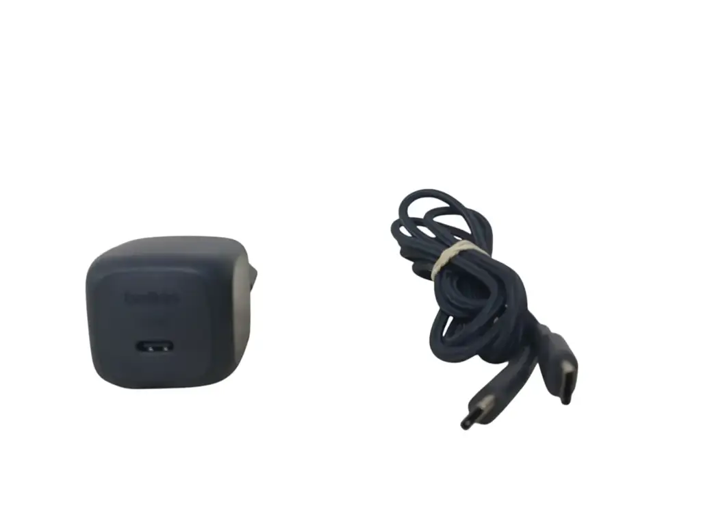 Belkin Ultracharge Pro 3-In-1 Magnetic Charging Dock - View 3