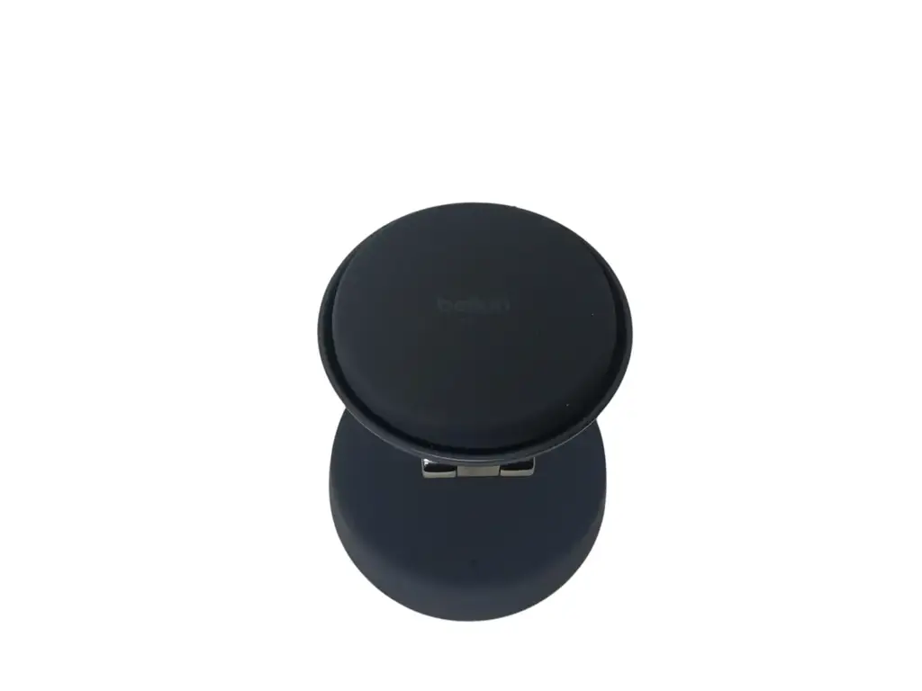 Belkin Ultracharge Pro 3-In-1 Magnetic Charging Dock - View 4