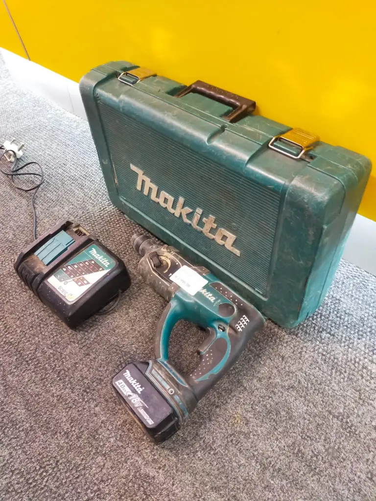 Makita Dhr202 18V Rotary Hammer Drill - View 2
