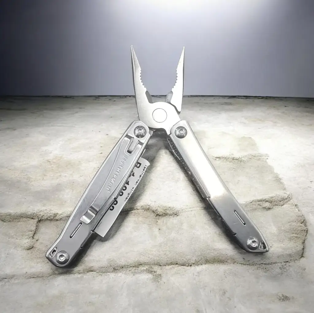 Leatherman Wingman Multi-Tool - View 2