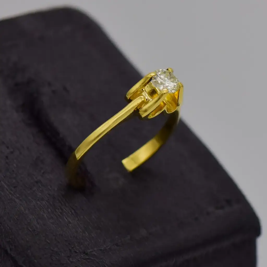 18ct Yellow Gold Solitaire Ring - View 2