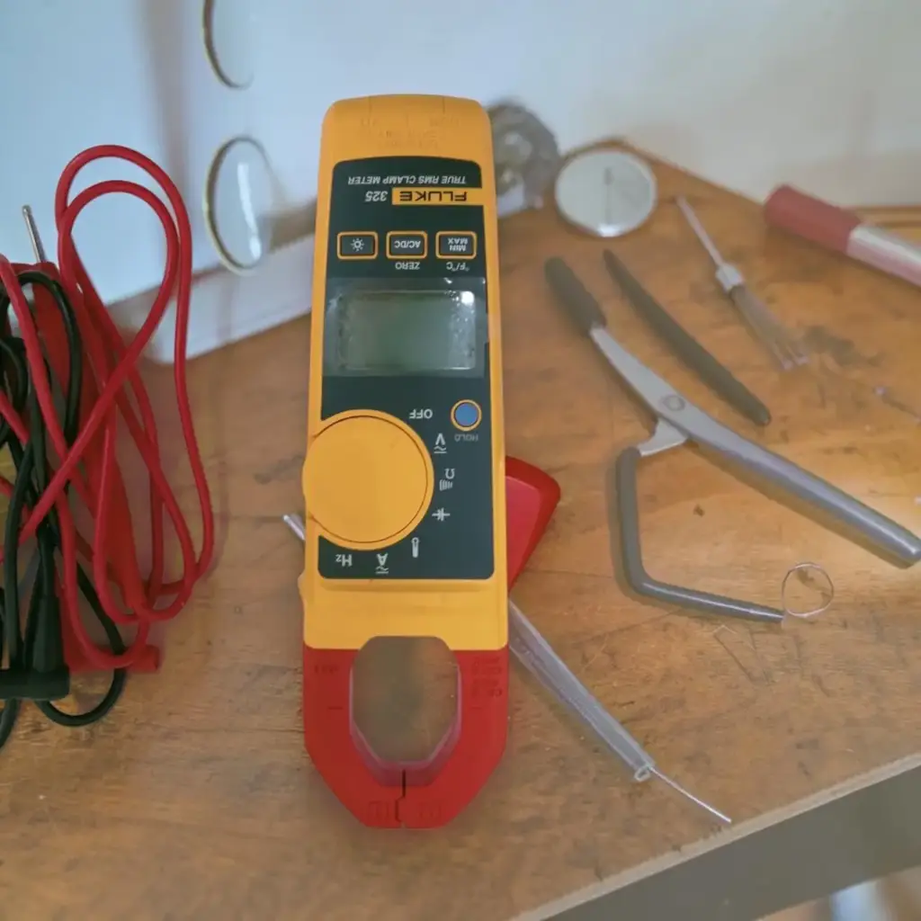 Fluke 325 True-Rms Clamp Meter
