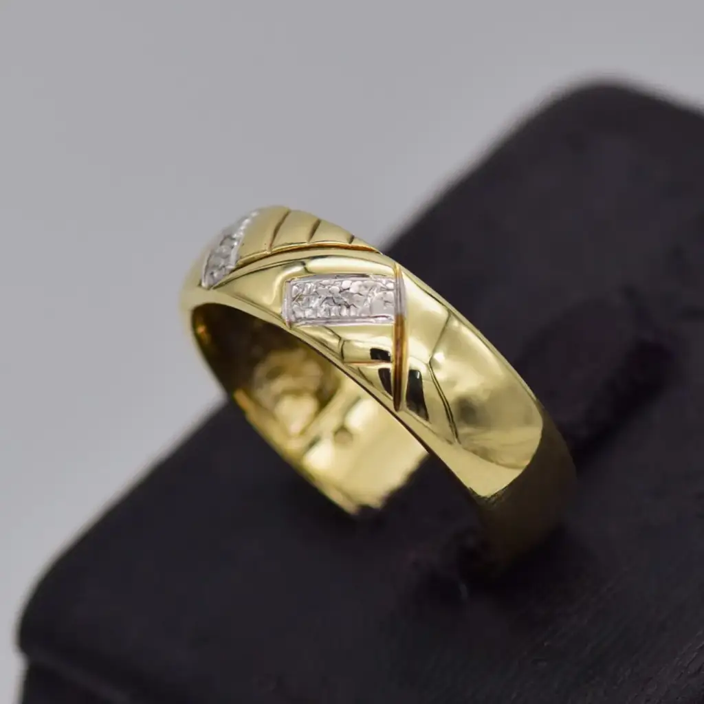 9ct Yellow Gold Men's Ring - View 3