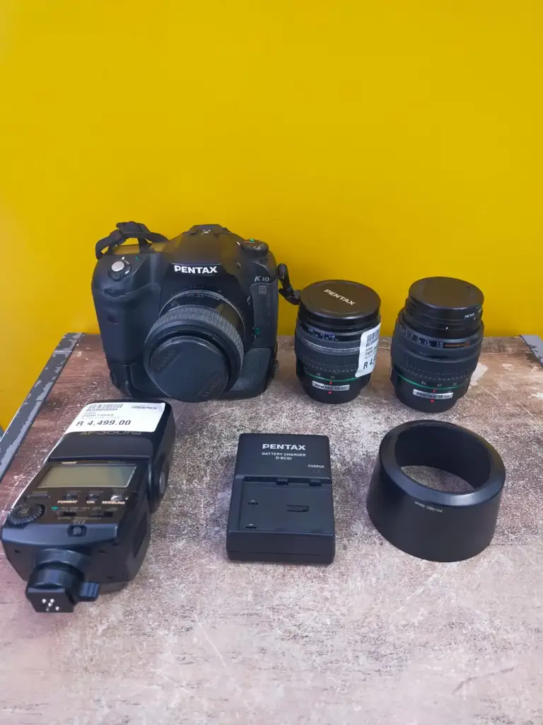 Pentax K10d Bundle Camera With 3 Lens And Flash Light