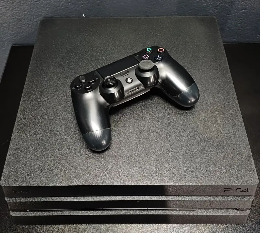 Sony Cuh-7016B Ps4 Pro 1Tb Gaming Console - View 2