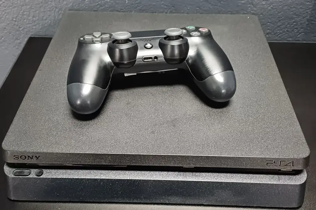 Sony Cuh-2216A Ps4 Game