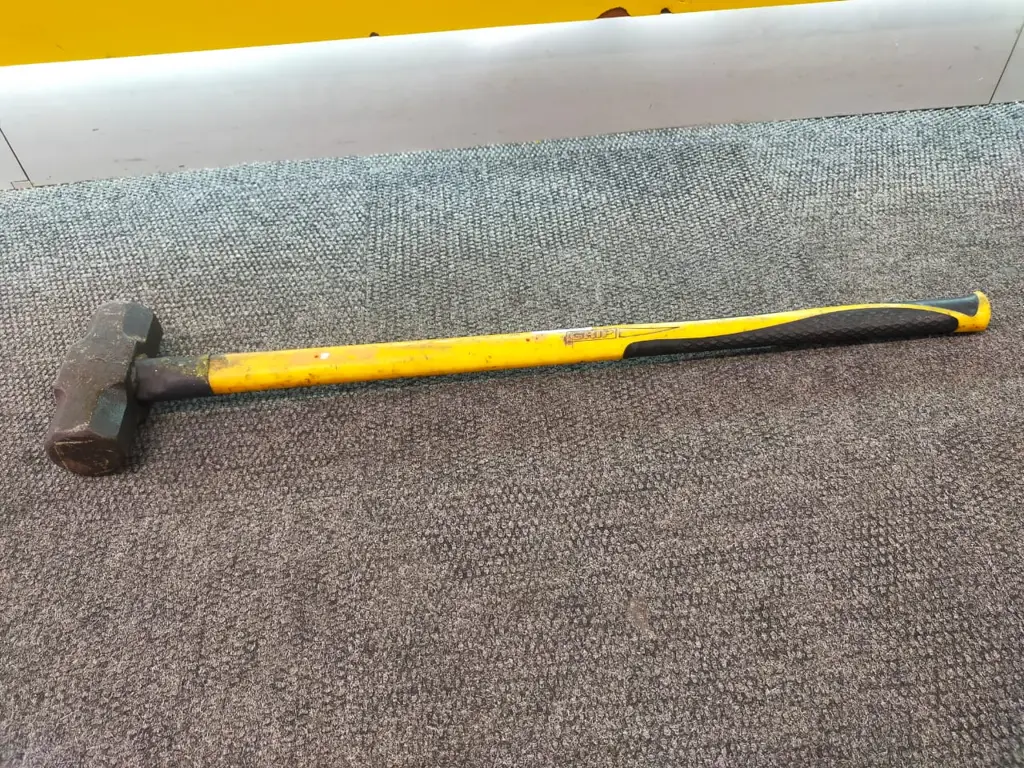 Grip 8 Pounds Hammer - View 3