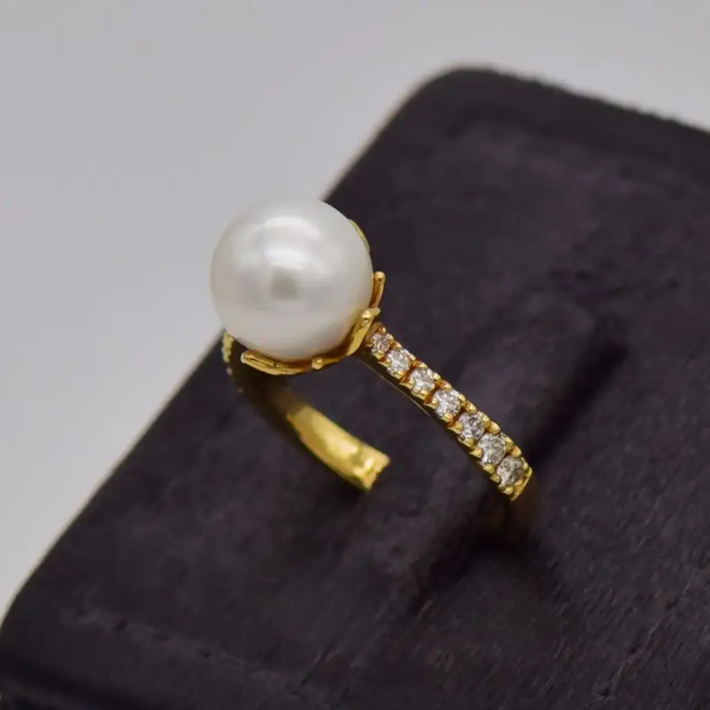 18ct Yellow Gold Pearl Ring - View 3