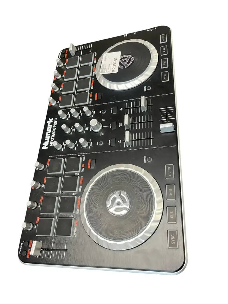 Numark Mixtrack Pro 11 - View 2