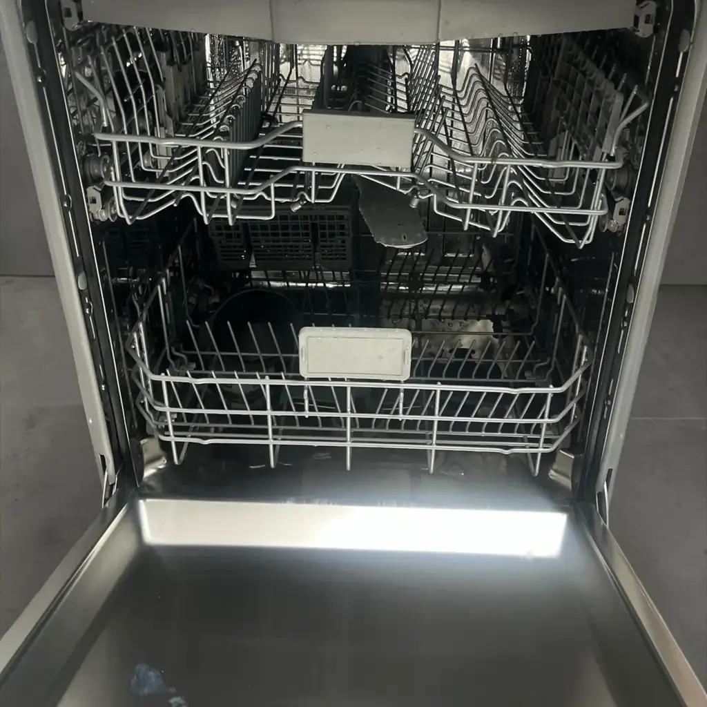 Defy Ddw 257 Freestanding, 15-Place Setting Dishwasher - View 3