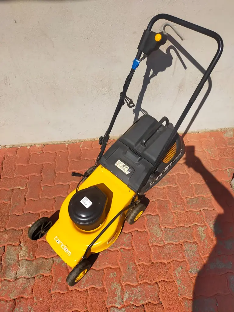 Tandem Aerovac Lawn Mower - View 3