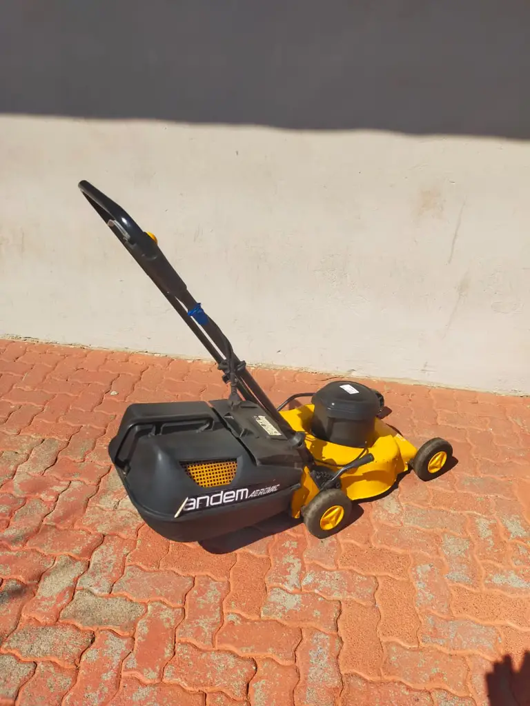 Tandem Aerovac Lawn Mower - View 4