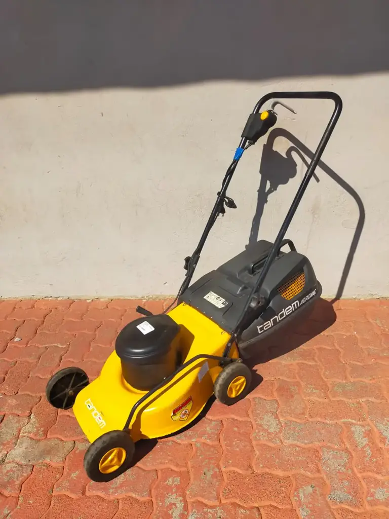 Tandem Aerovac Lawn Mower